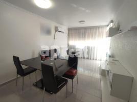 Pis, 78.00 m², حافلة قرب والقطار, Calle Carrer Saturn