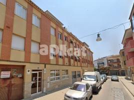 Flat, 83.00 m², near bus and train, almost new