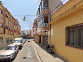 Flat, 83.00 m², near bus and train, almost new