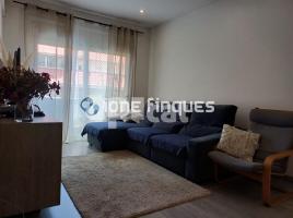 Piso, 81.00 m², cerca de bus y tren