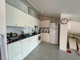 Piso, 105.00 m², cerca de bus y tren