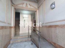 Pis, 122.00 m², prop de bus i tren