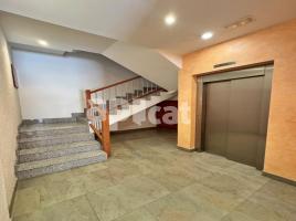 Flat, 64.00 m², almost new