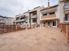 Houses (terraced house), 608.00 m², near bus and train