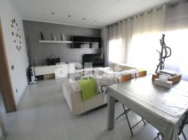 Flat, 77.00 m², near bus and train