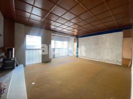 Piso, 130.00 m², cerca de bus y tren