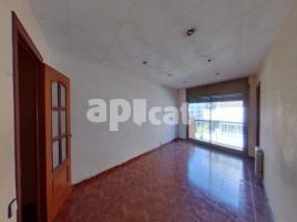 Piso, 81.00 m², cerca de bus y tren