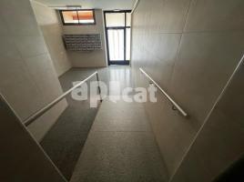 Piso, 85.00 m², cerca de bus y tren