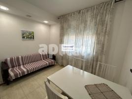 Apartamento, 63.00 m², cerca de bus y tren, seminuevo