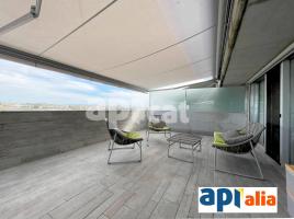 Attic, 159.00 m², almost new