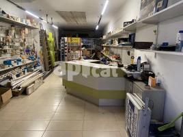 Alquiler local comercial, 105.00 m², cerca de bus y tren, Calle Ramon Muntaner, 3