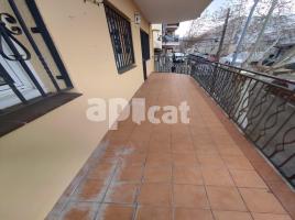 Flat, 153.00 m², near bus and train, GURU GU