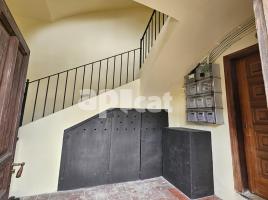 Piso, 57.00 m², cerca de bus y tren