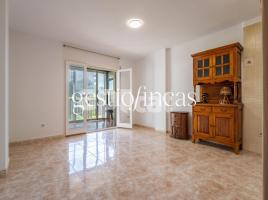 Apartament, 54.00 m², prop de bus i tren