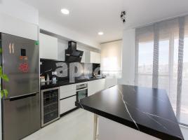 Apartamento, 101.00 m², cerca de bus y tren, seminuevo