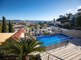 Houses (villa / tower), 398.00 m², Calle Begur