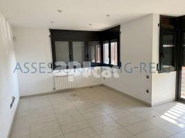 Pis, 78.00 m², presque neuf