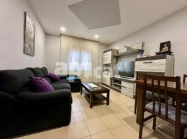 Piso, 68.00 m², cerca de bus y tren