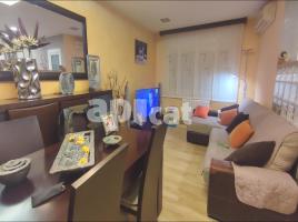 Piso, 76.00 m², cerca de bus y tren, CAP