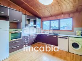  (unifamiliar aïllada), 204.00 m², fast neu