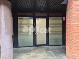 For rent business premises, 35.00 m², Avenida Lluís Companys