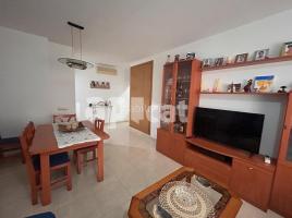 Piso, 65.00 m², cerca de bus y tren, seminuevo