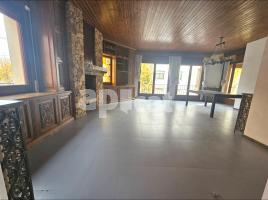 Piso, 147.67 m², cerca de bus y tren