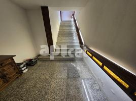 Piso, 147.67 m², cerca de bus y tren