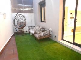 Flat, 65.00 m², near bus and train, almost new