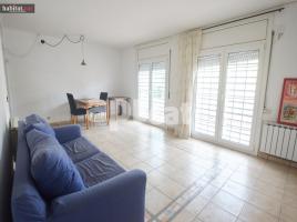 Piso, 110.00 m², cerca de bus y tren