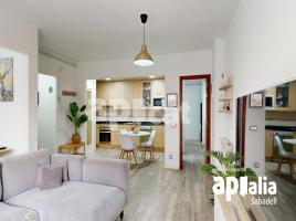 Piso, 107.00 m², cerca de bus y tren