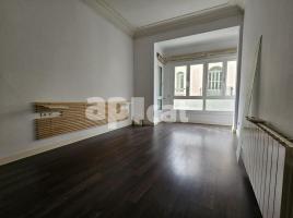 Flat, 174.00 m², near bus and train