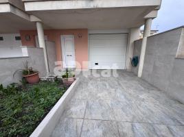 Houses (terraced house), 170.00 m², almost new