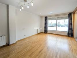 Pis, 59.00 m², fast neu