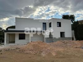 Houses (terraced house), 250 m², almost new, Zona