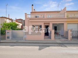 Houses (detached house), 249.00 m², near bus and train, Vilafant