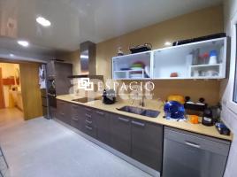 Piso, 111.00 m², cerca de bus y tren