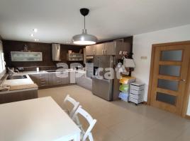 Casa (unifamiliar aislada), 357.00 m², cerca de bus y tren