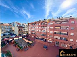 Piso, 102.00 m², cerca de bus y tren