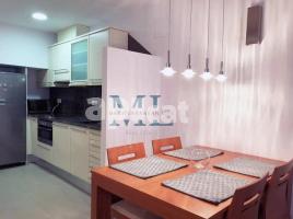 Dúplex, 72.00 m², حافلة قرب والقطار, جديد تقريبا, Calle de Sant Pere