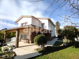 Houses (detached house), 357.00 m², near bus and train