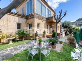 Houses (villa / tower), 244.00 m², Calle Roma, 20