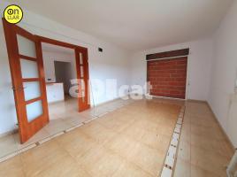 Casa (unifamiliar aïllada), 216.00 m², prop de bus i tren, seminou