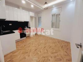 Flat, 98.00 m², close to bus and metro