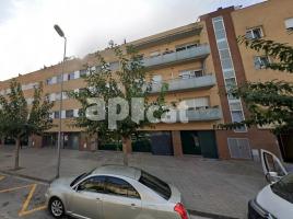 Piso, 99.00 m², cerca de bus y tren