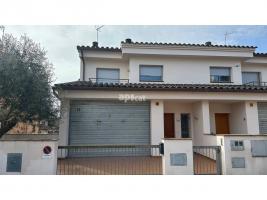 Detached house, 239.00 m², almost new