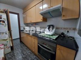 Flat, 78.00 m², near bus and train