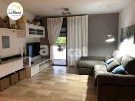 Piso, 64.00 m², cerca de bus y tren, seminuevo