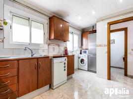 Piso, 90.00 m², cerca de bus y tren