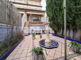 Houses (terraced house), 229.00 m², near bus and train